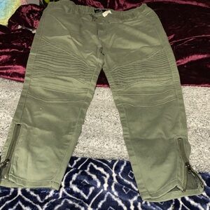 Men's Olive Cargo Pants with Zipper Details